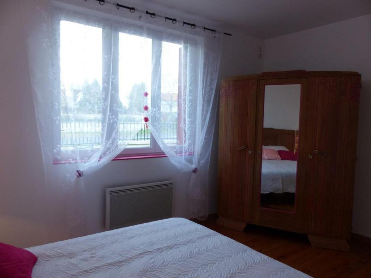 Maison Renovee Avec Cour Privee, Proche De Gannat, 3 Chambres, Animaux Acceptes, Equipements Modernes. - Fr-1-489-37 Poezat Екстериор снимка