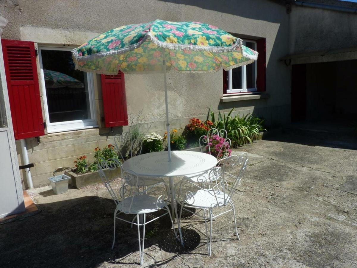 Maison Renovee Avec Cour Privee, Proche De Gannat, 3 Chambres, Animaux Acceptes, Equipements Modernes. - Fr-1-489-37 Poezat Екстериор снимка