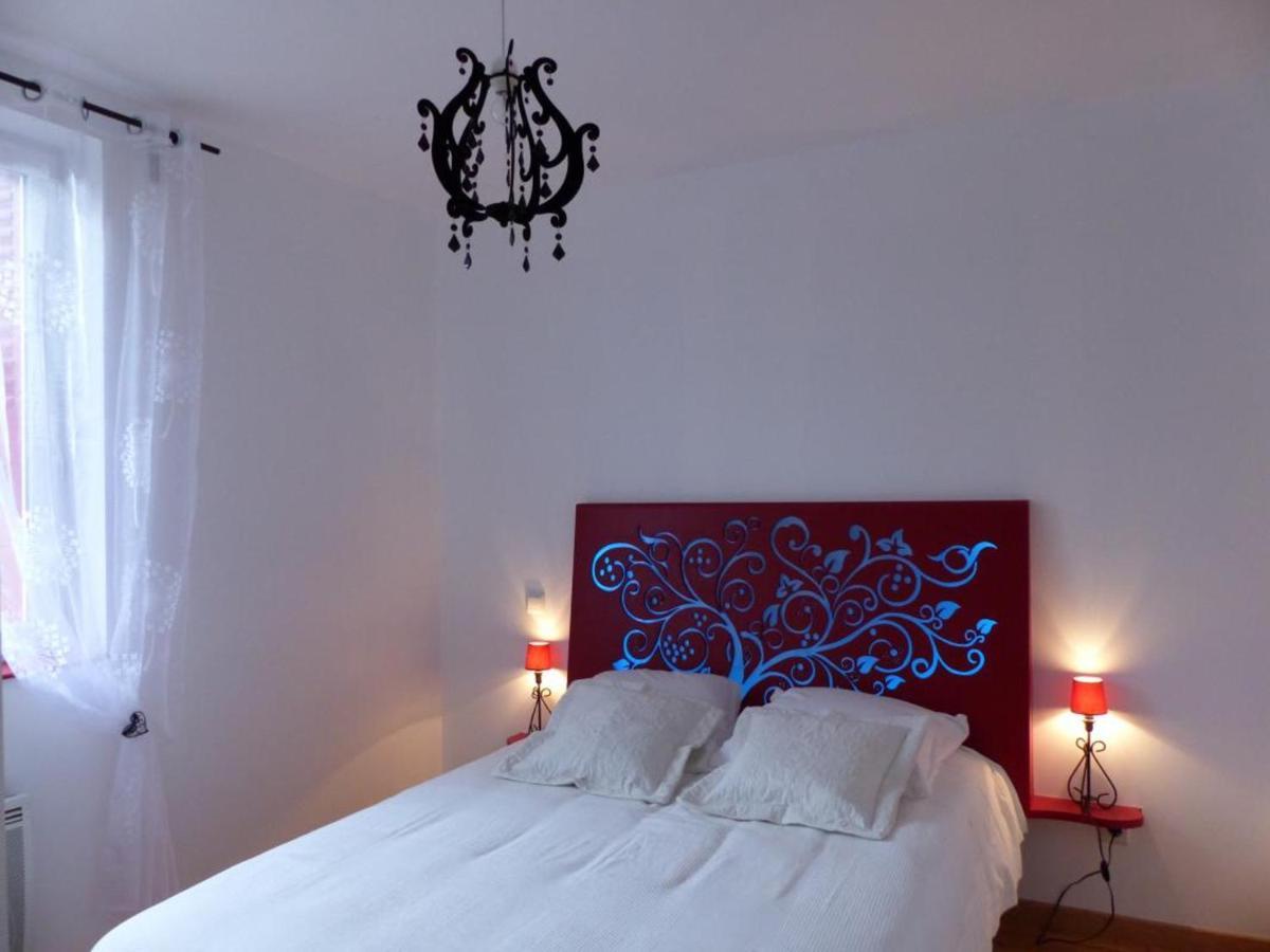 Maison Renovee Avec Cour Privee, Proche De Gannat, 3 Chambres, Animaux Acceptes, Equipements Modernes. - Fr-1-489-37 Poezat Екстериор снимка
